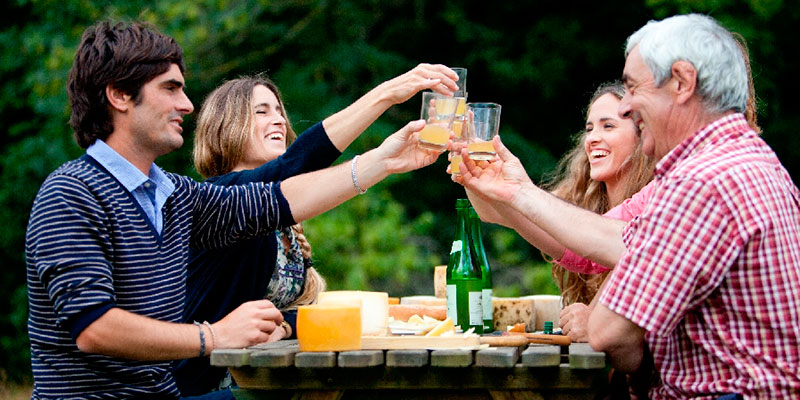 Colaboramos con un proyecto muy especial: Hemendik Hona