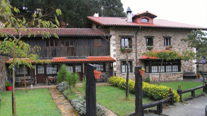 Fatxada nekazalturismoa Iturbe Bizkaian