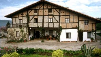 fatxada 1 landa-etxea Ozollo Bizkaian