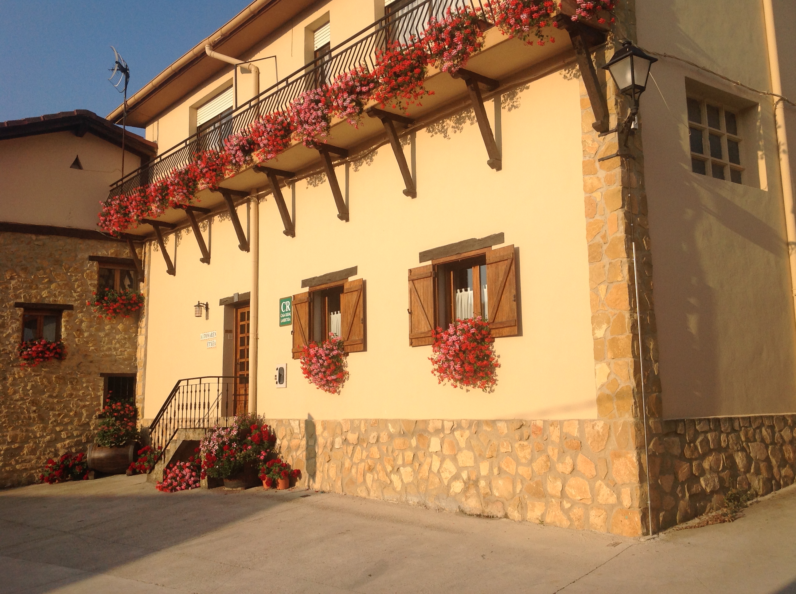 fatxada landa etxea aitonaren etxea Araban