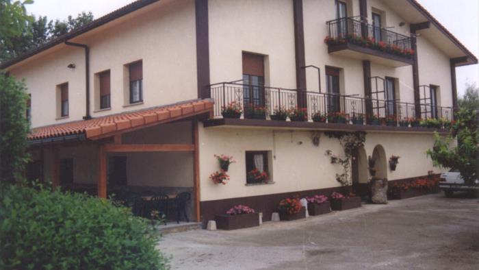 fachada agroturismo Agote aundi en Gipuzkoa