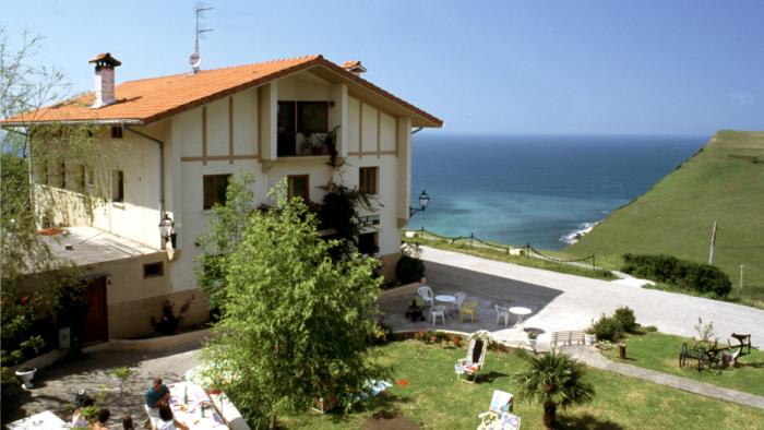 fachada casa rural Gure Ametsa en Gipuzkoa