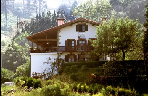 fachada agroturismo postigu en gipuzkoa