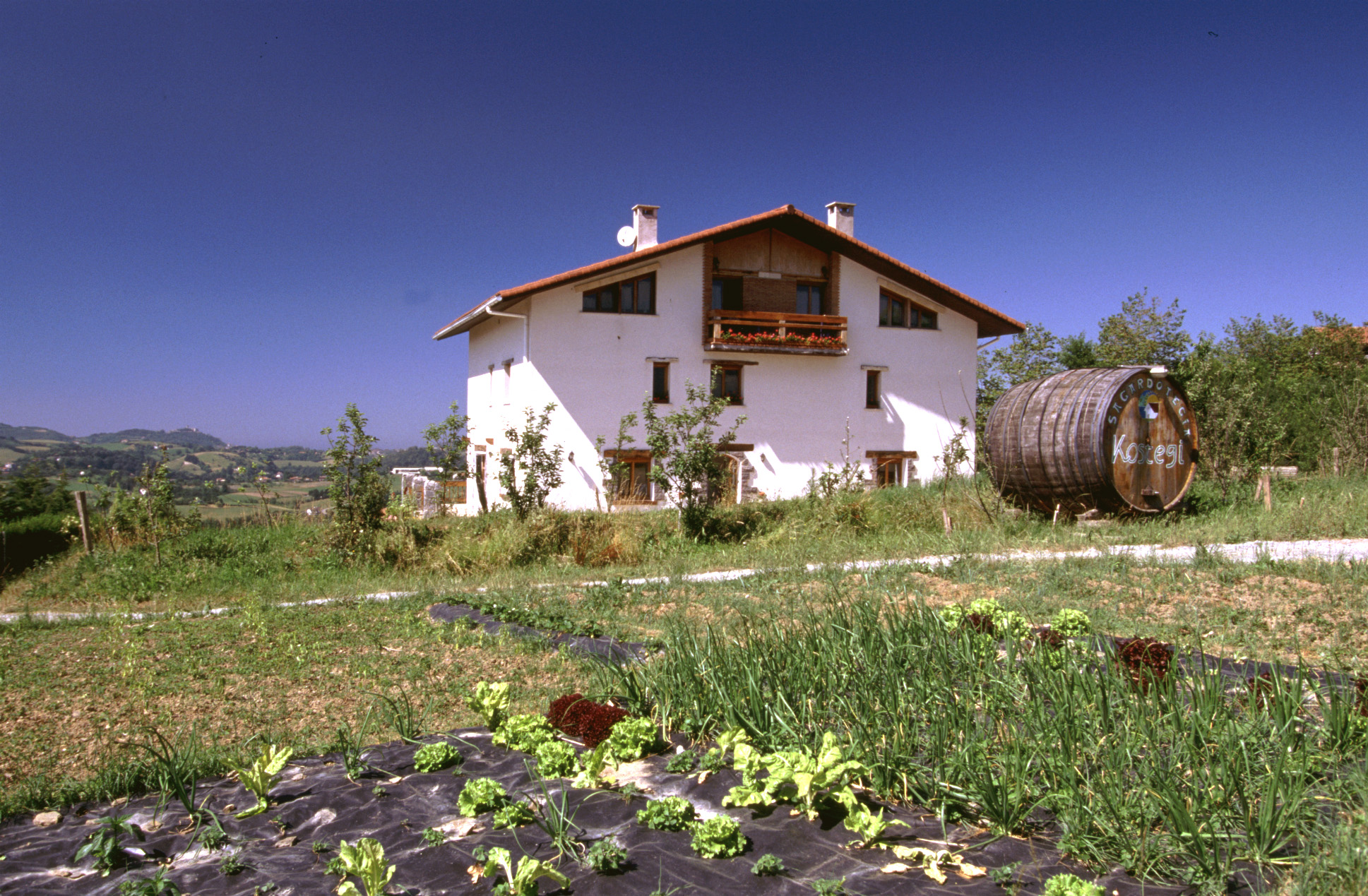 fatxada nekazalturismoa kostegi gipuzkoan