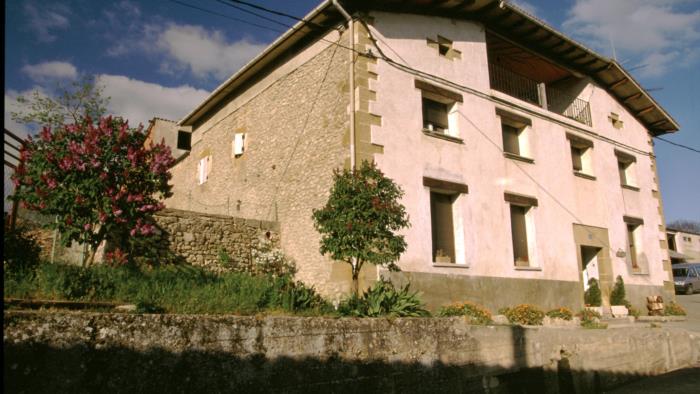 fachada agroturismo herranetxe en Alava