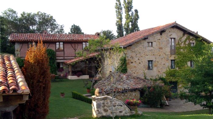 fatxada nekazalturismoa Guikuri Araban