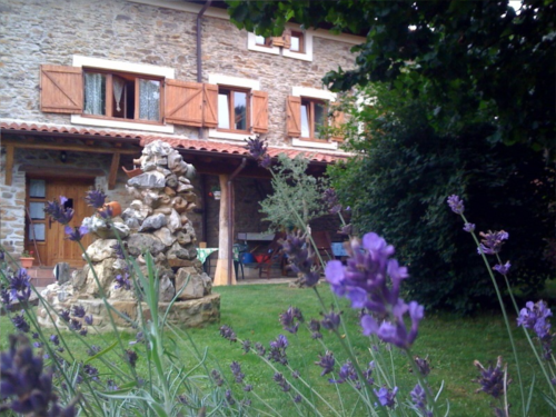 Jardin casa rural Altzuste