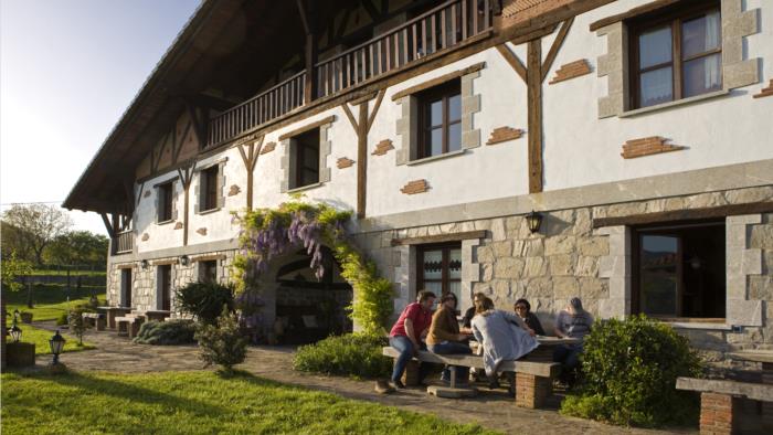 Fachada agroturismo Lamaino Etxeberri en Gipuzkoa