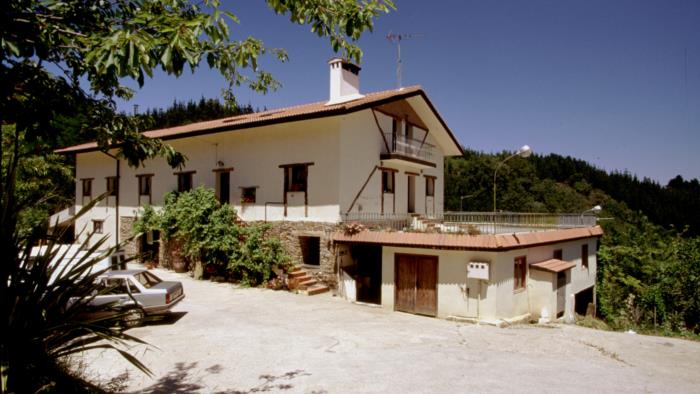 fachada agroturismo Txindurri Iturri en Gipuzkoa
