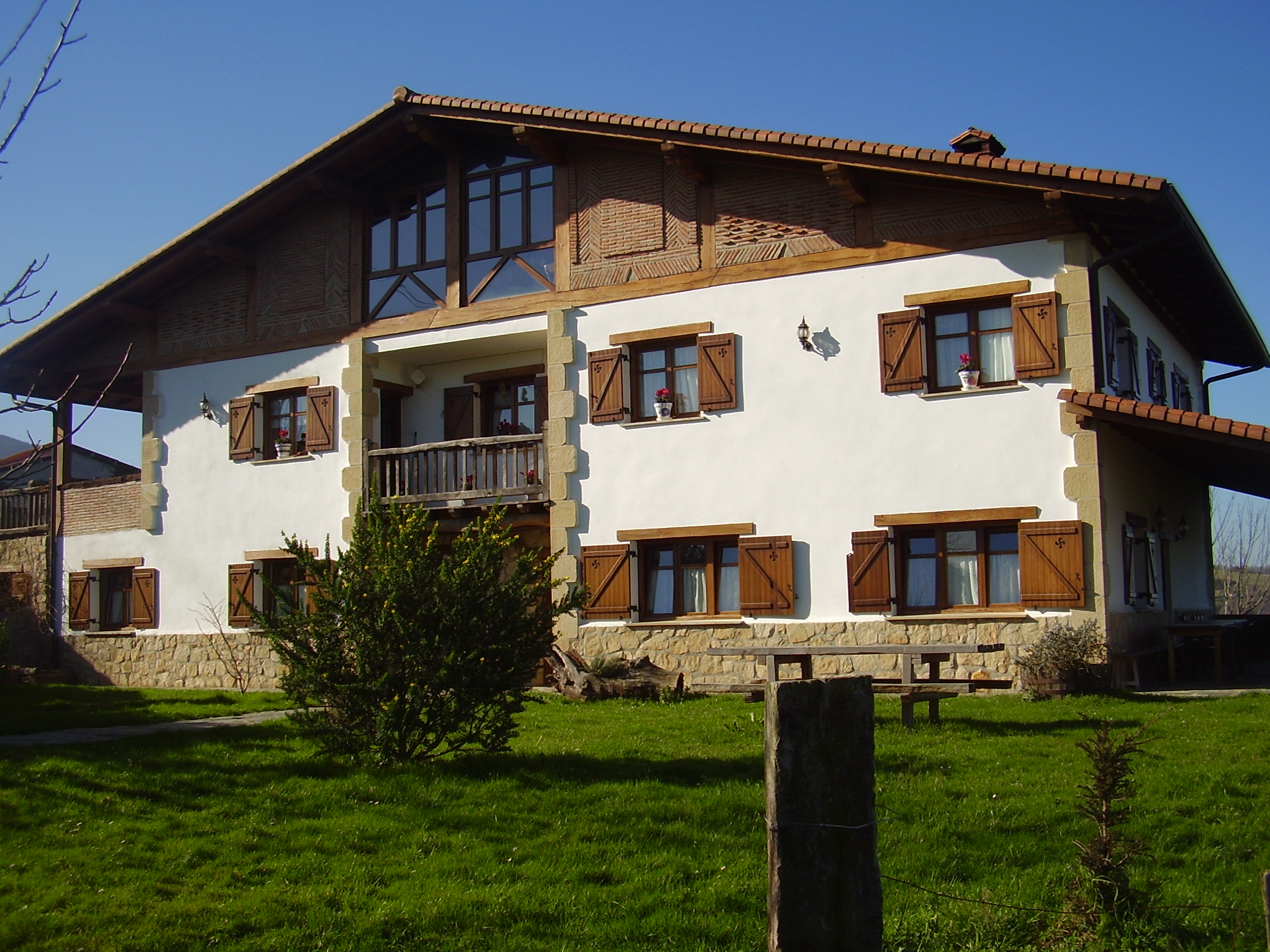 fatxada nekazalturismoa orortegi gipuzkoan