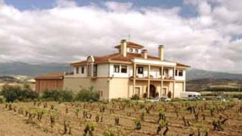 fatxada nekazalturismoa señorío de las viñas Araban