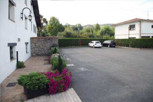 parking casa rural barazar en gipuzkoa