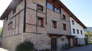 fatxada nekazalturismoa Ondarre Gipuzkoan