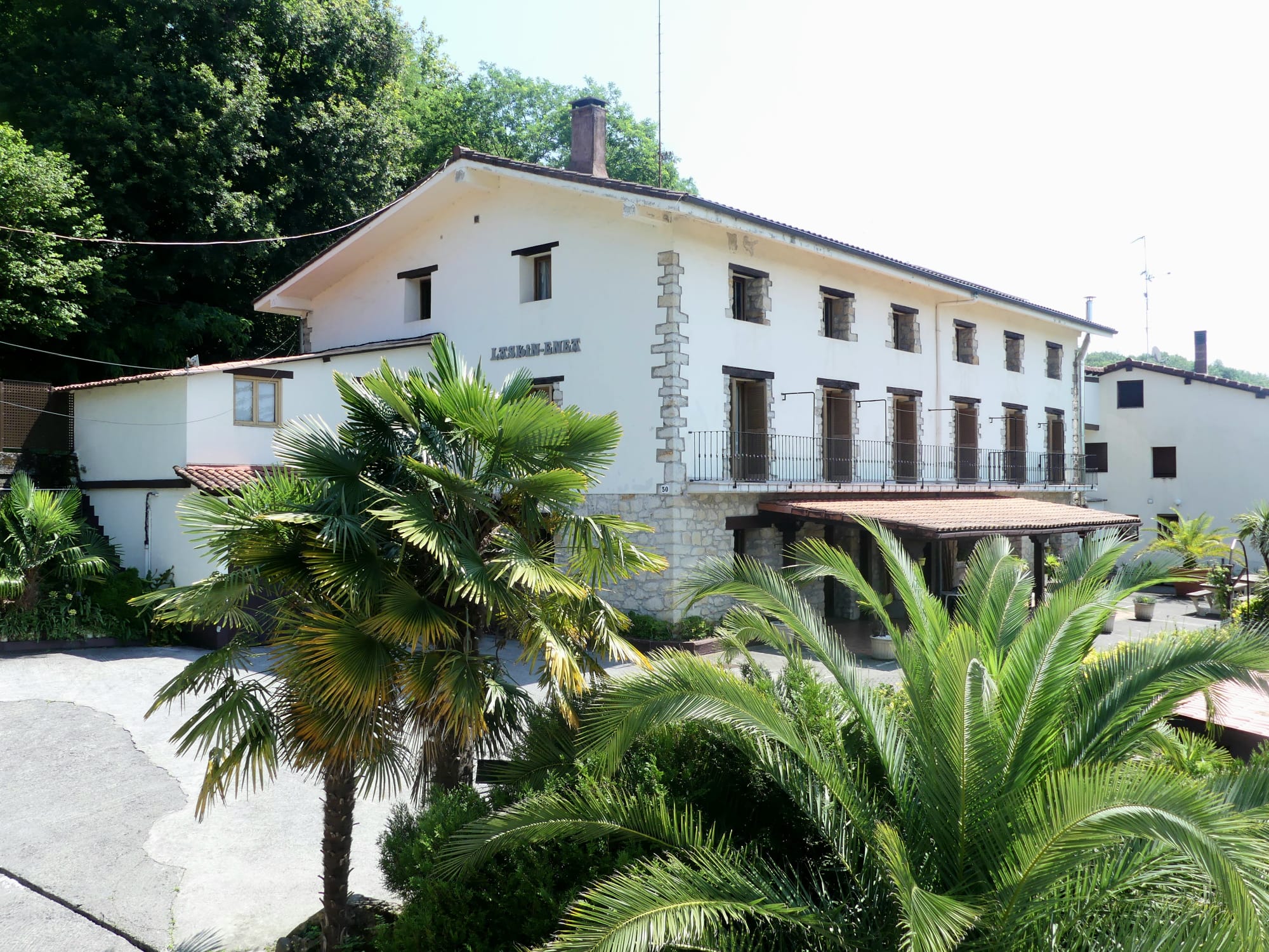 fatxada nekazalturismoa Laskin-Enea Gipuzkoan