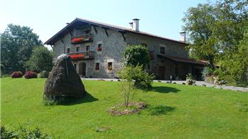 fatxada nekazalturismoa oiharte gipuzkoan
