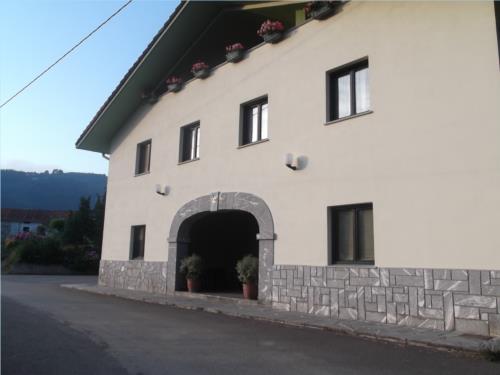 fatxada 1 nekazalturismoa orubixe Bizkaian