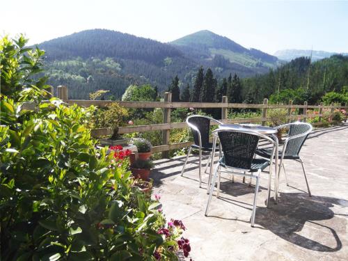terraza casa rural madariaga en Vizcaya