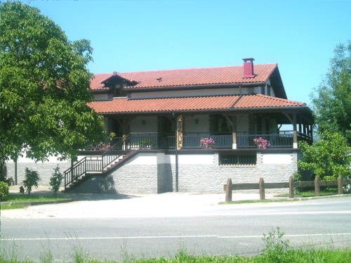 fatxada nekazalturismoa azkue gipuzkoan