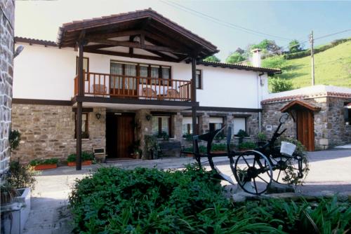 Fachada 1 agroturismo Artiketxe en Bizkaia