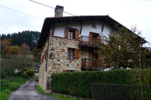 fatxada 1 landa etxea angoitia Bizkaian