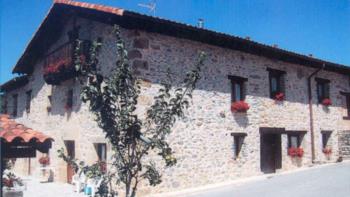 fatxada landa-etxea izpiliku Araban