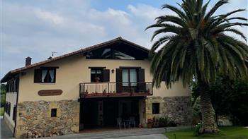 Fachada agroturismo Erretegi Haundi en Gipuzkoa