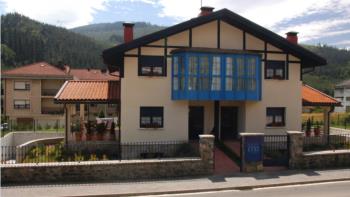 fatxada landa-etxea urdinetxe Araban