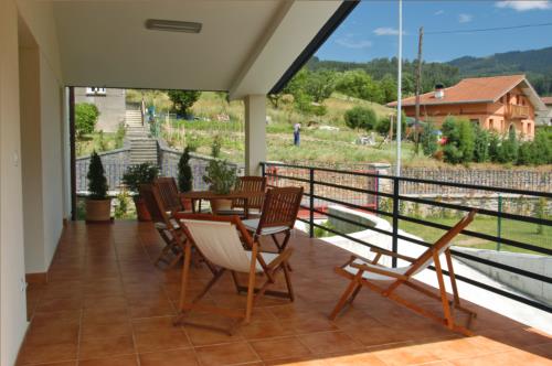Terraza landa-etxea urdinetxe Araban