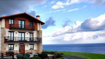 fatxada nekazalturismoa Santa Klara Gipuzkoan