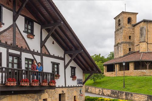 Fachada agroturismo Etxano en Bizkaia