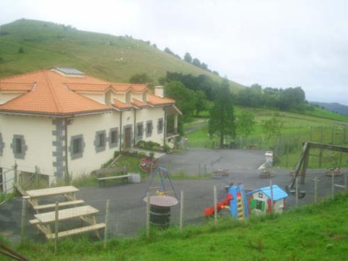 fatxada nekazalturismoa indate berri gipuzkoan