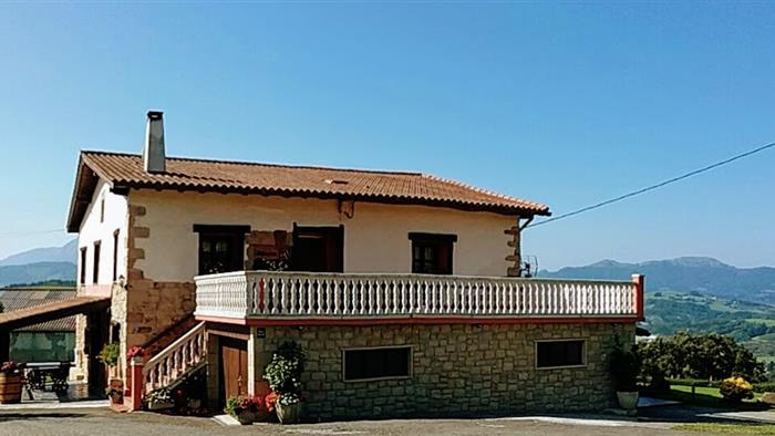 fachada casa rural A.Berri en Gipuzkoa