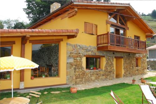 fachada casa rural gailurretan en Vizcaya