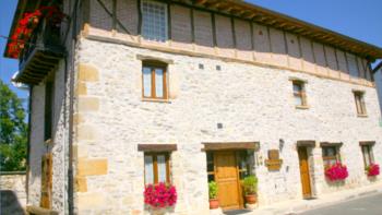 fatxada landa etxea Zadorra etxea Araban