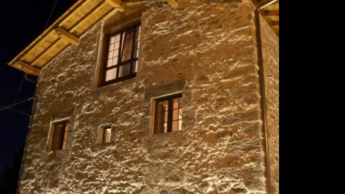 fachada agroturismo urrutia en Alava