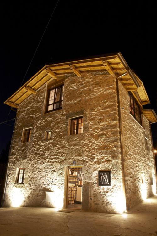 fachada 1 agroturismo urrutia en Alava