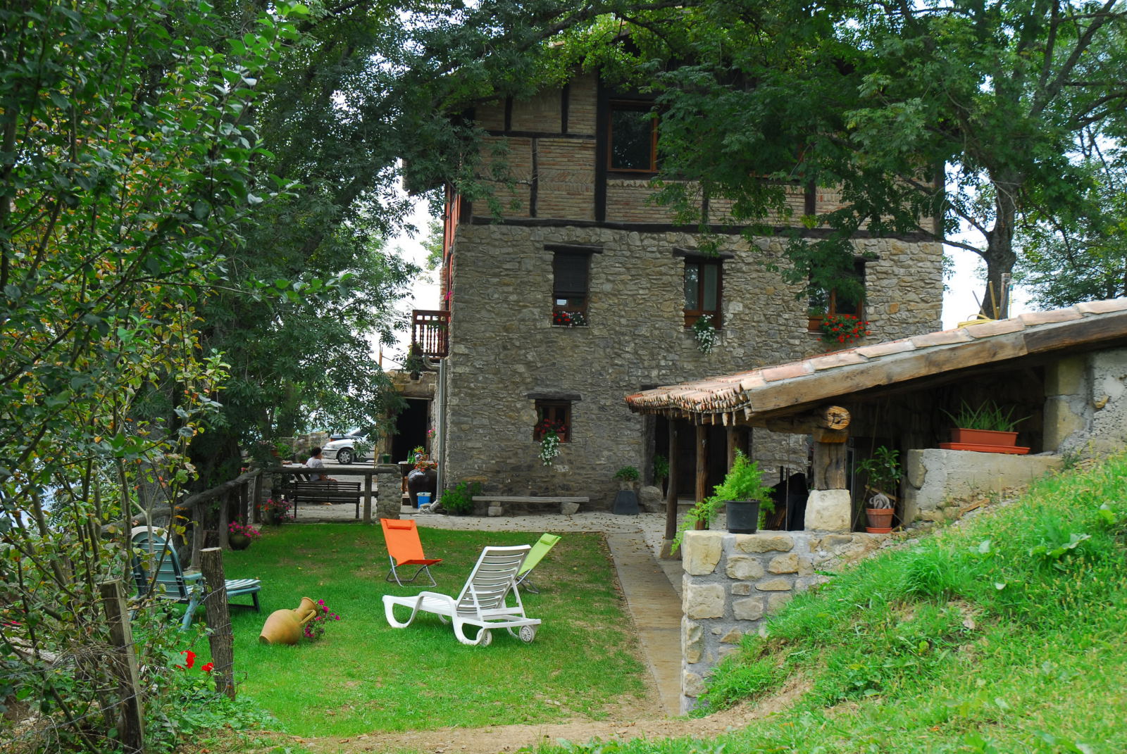 Fachada casa rural Kaxkarre en Gipuzkoa 