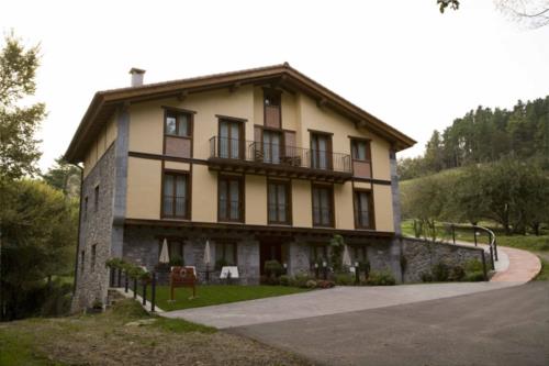 fachada agroturismo korteta en gipuzkoa