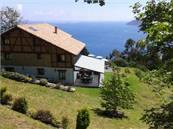 Fachada casa rural Ogoño Mendi en Bizkaia
