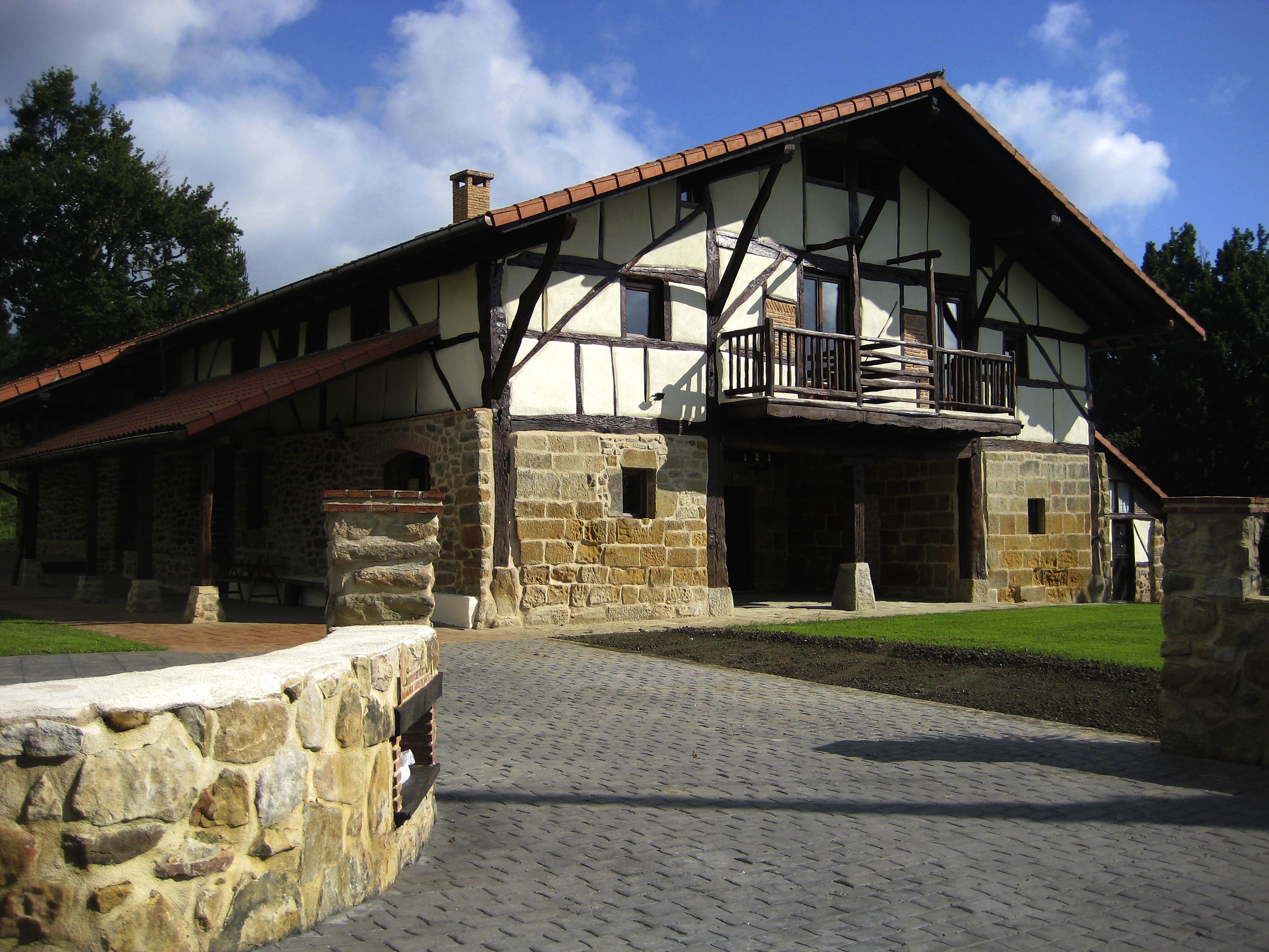 Fatxada landa-etxea Pagaigoikoa Bizkaian