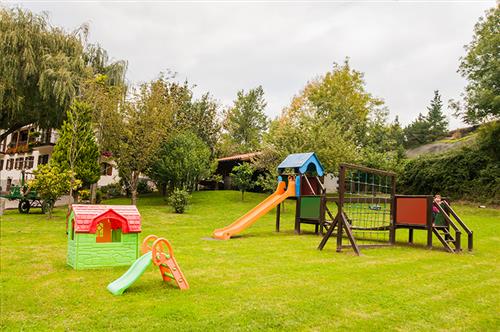 exterior agroturismo zubeltzu torre en gipuzkoa