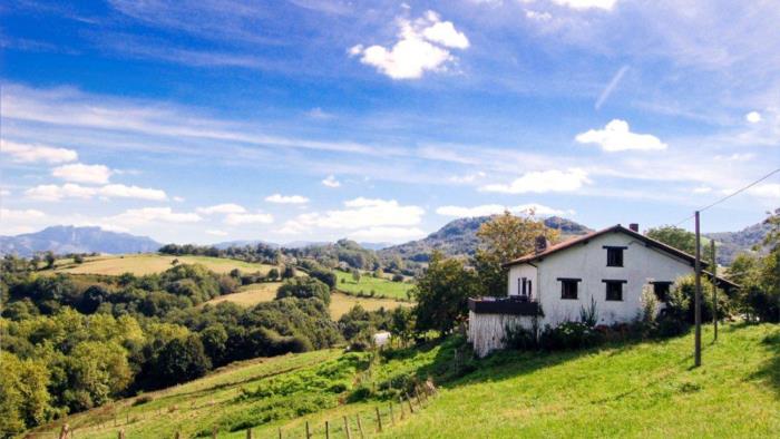 Paisaje agroturismo Kastillun en Gipuzkoa