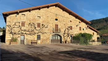 fatxada nekazalturismoa berriolope Bizkaian