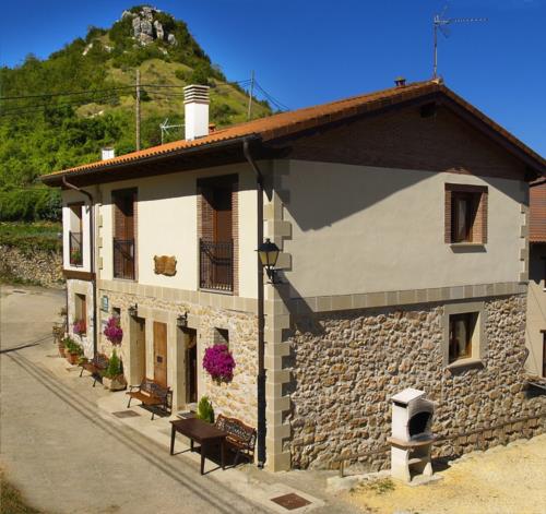 fatxada 1 landa etxea gaztelubide Araban