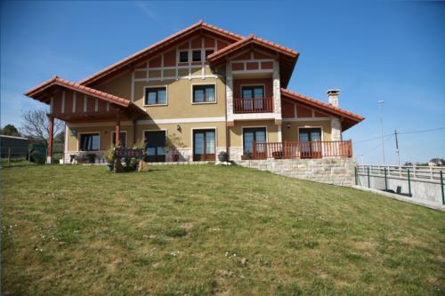 fatxada landa-etxea Telleri Bizkaian