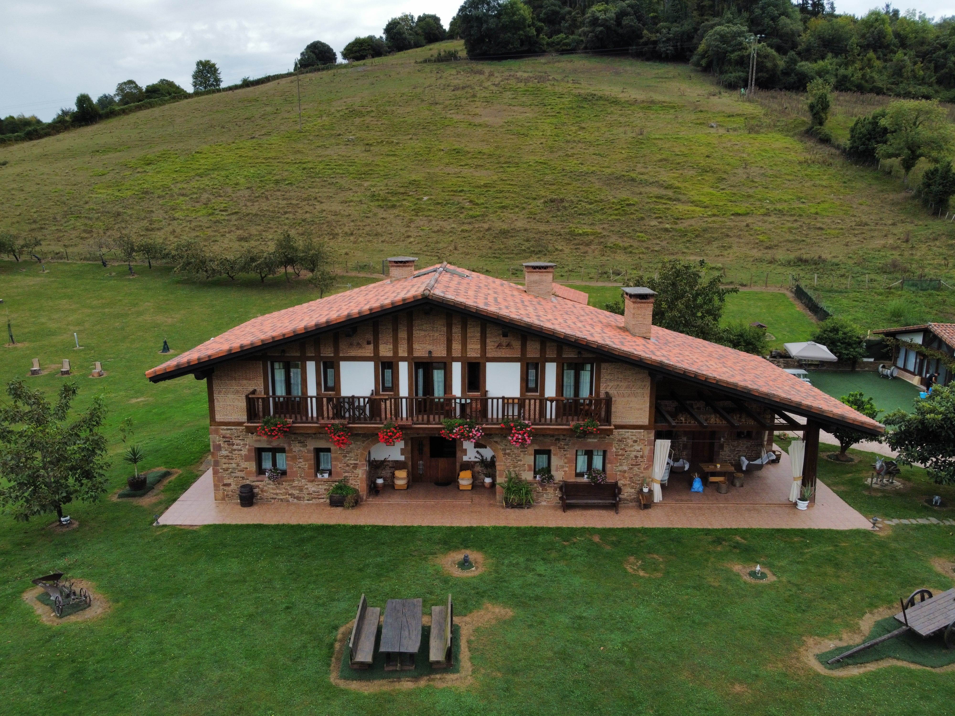 fatxada nekazalturismo lezamako etxe Bizkaian