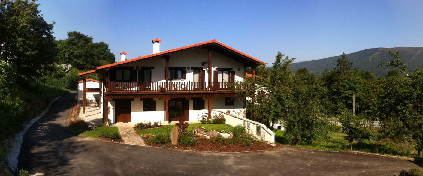 Fatxada landa-etxea Ontxoenea Gipuzkoan