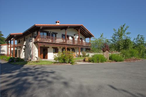 fachada casa rural otxoenea en gipuzkoa