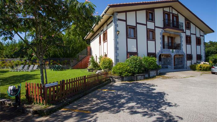 Fachada_casa_rural_Zelaieta_BerriBi_Deba_Gipuzkoa_Nekatur