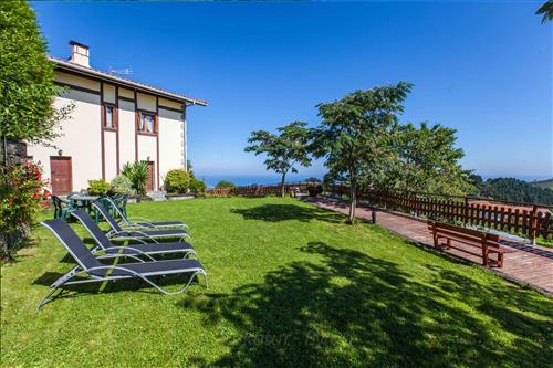 Exterior casa rural Zelaieta BerriBi en Gipuzkoa